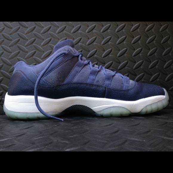 Jordan 11 low blue moon used size 9.5 580521-408 - Picture 2 of 8